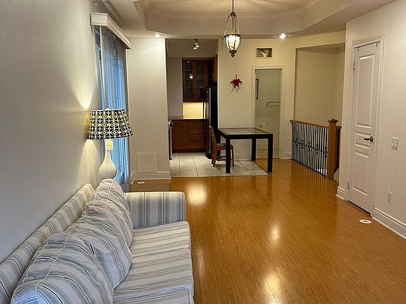 4th image of 420 Kenneth Ave #1