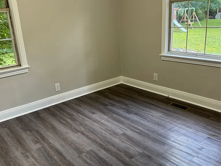 272 Brown Pl — Photo 5