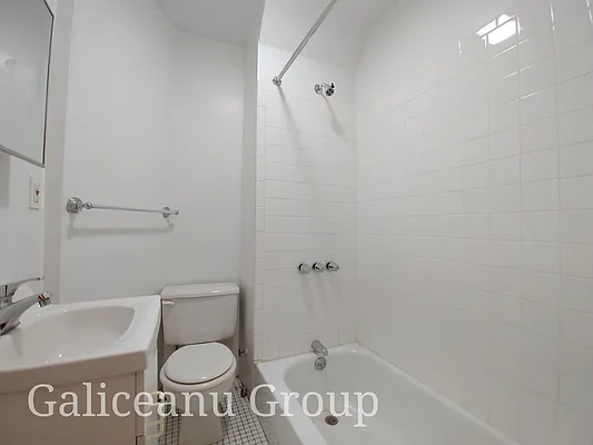 Rented by Lexington Real Estate Group | media 29