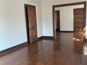 1926 Catalpa Dr