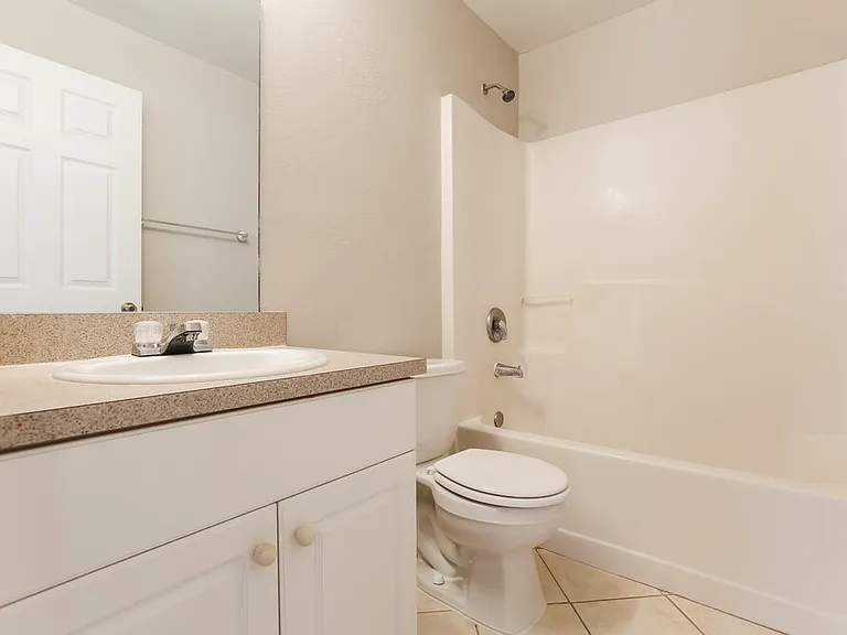2525 Mather Ln — Photo 18