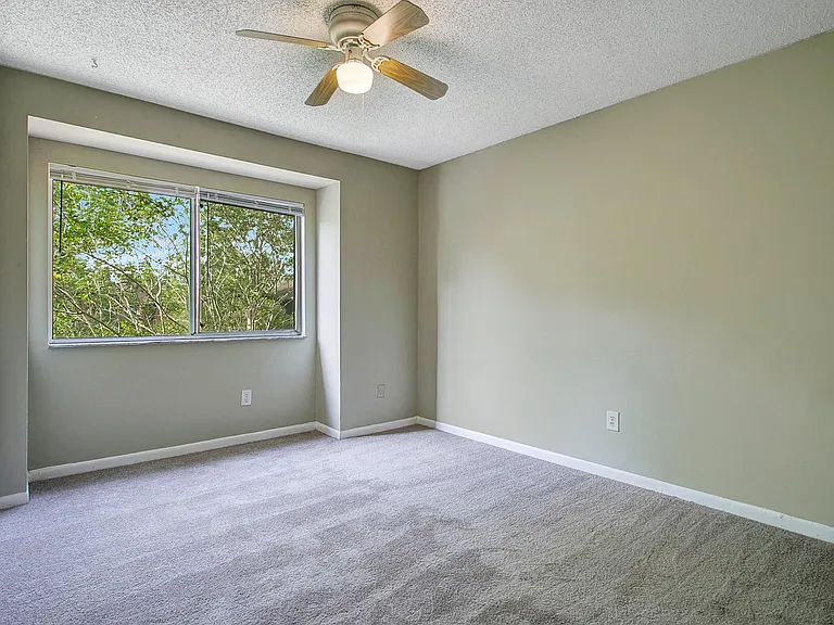 2363 Huntington Green Ct #5 — Photo 7