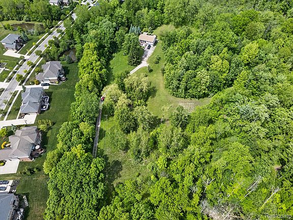 4th image of 9 Mile Rd