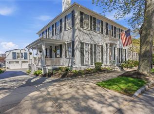 693 Hope St, Bristol, RI 02809