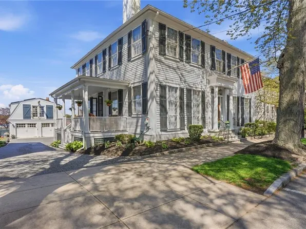 693 Hope St, Bristol, RI 02809