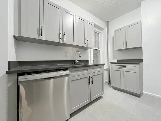 Rented by Compass | media 21