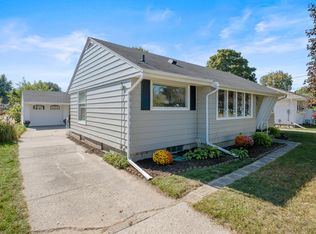 1042 Buckingham St SW, Wyoming, MI 49509