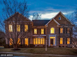 1 Maplecrest Ct, Potomac, MD 20854