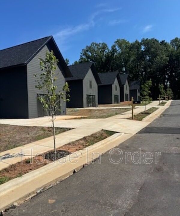 1st image of 199 Cowan St