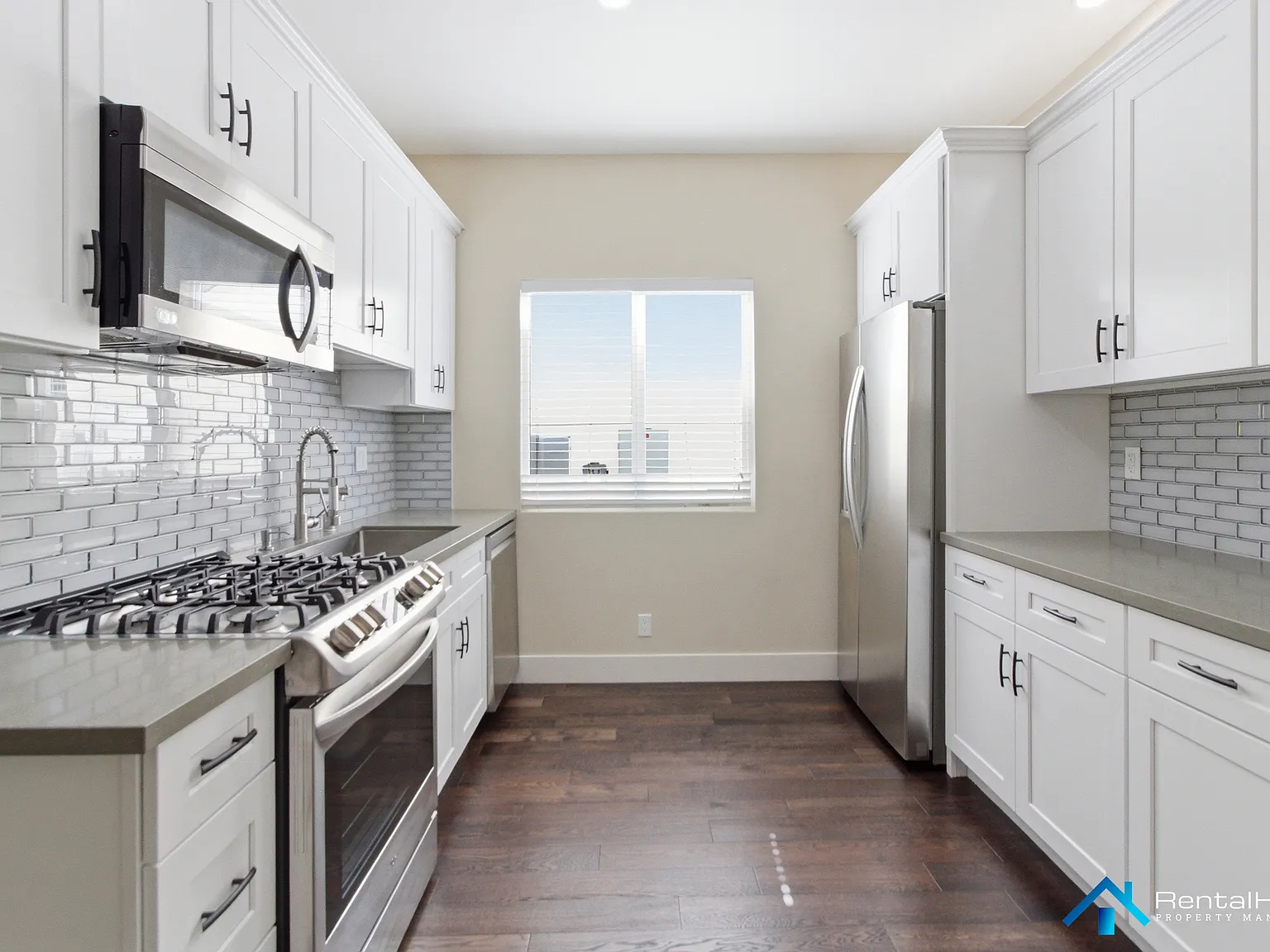 2 bed, 1300 sqft, $4,095 — Photo 3