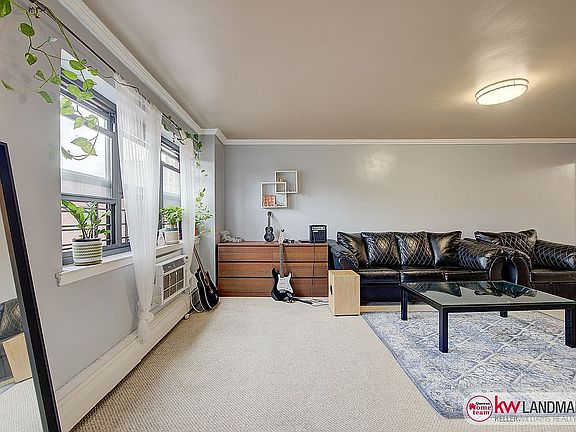 3rd image of 9914 59th Ave #6H