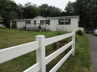 5216 Hickory Woods Rd, Strawberry Plains, TN 37871