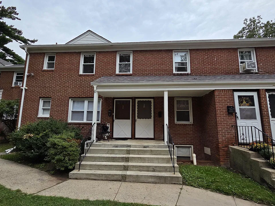 140 Van Houten Ave #2B