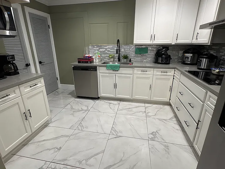 199 SE Crosspoint Dr — Photo 17