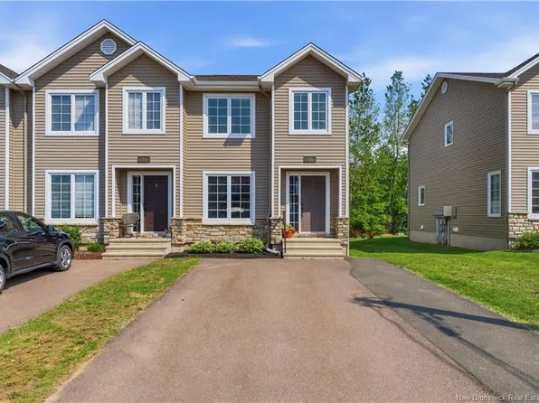 35 Oxiard St, Dieppe, NB E1A 6A6
