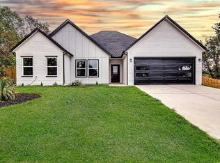 729 Haynie Dr, Runaway Bay, TX 76426