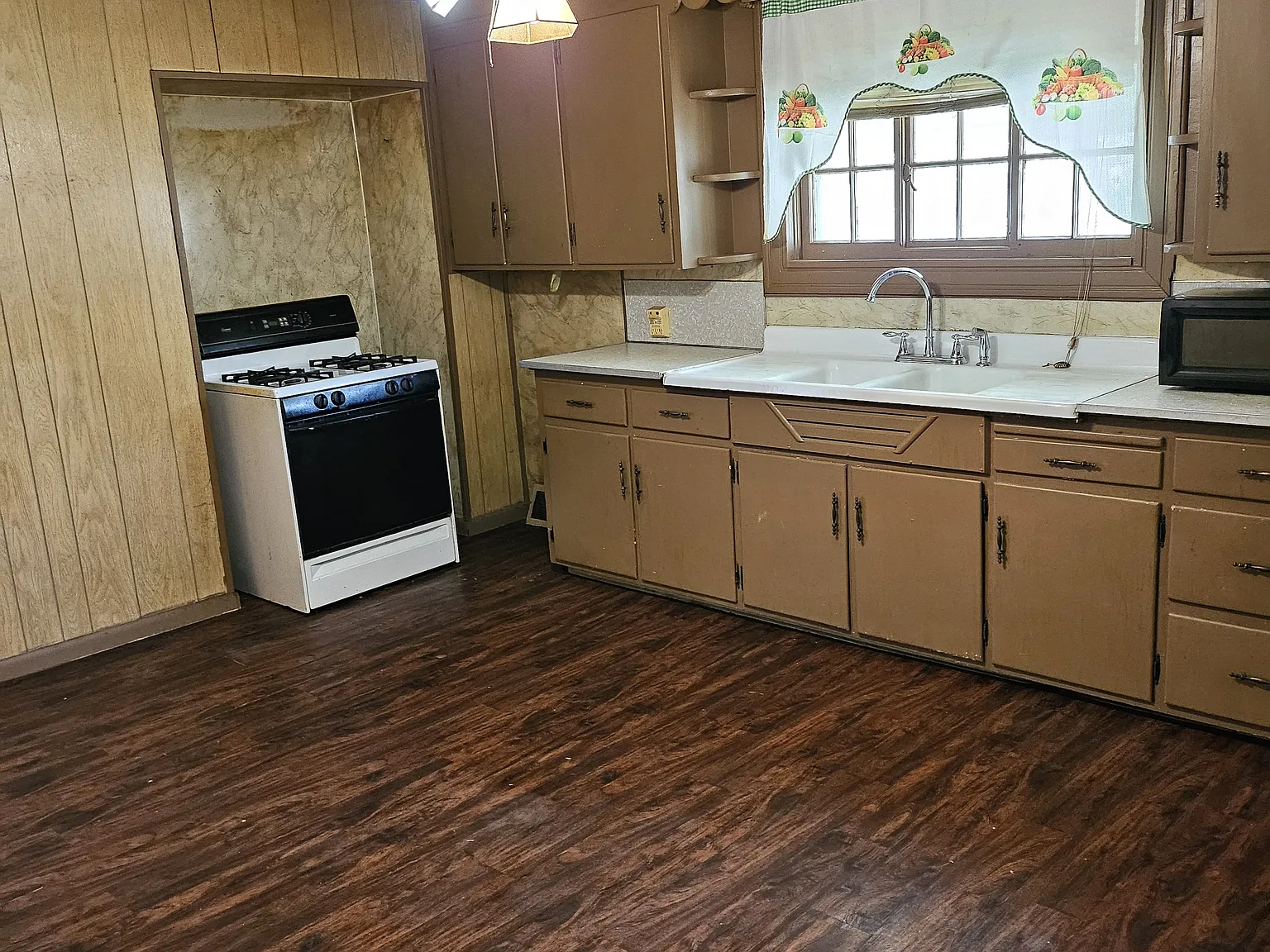 2 bed, 1005 sqft, $750 — Photo 3