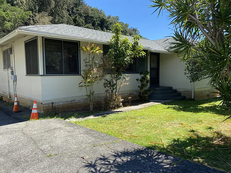 55 Akamu Pl — Photo 2