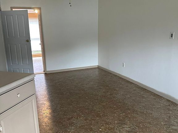 Kitchen / Dining room area.