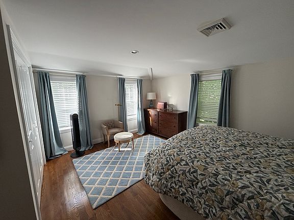 3rd image of 28 Hemlock Rd