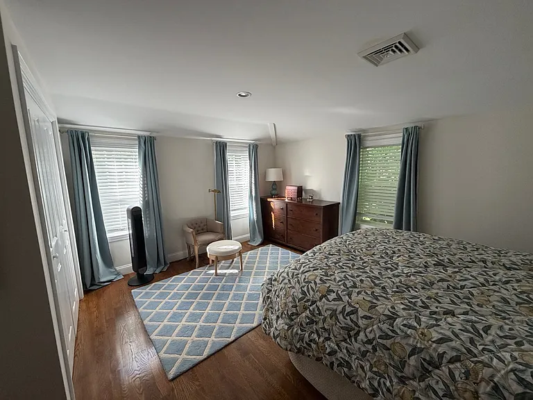 28 Hemlock Rd — Photo 3