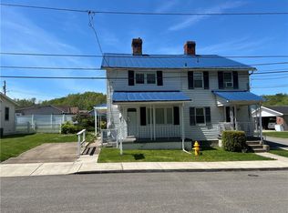 53 Sycamore St, Ellsworth, PA 15331