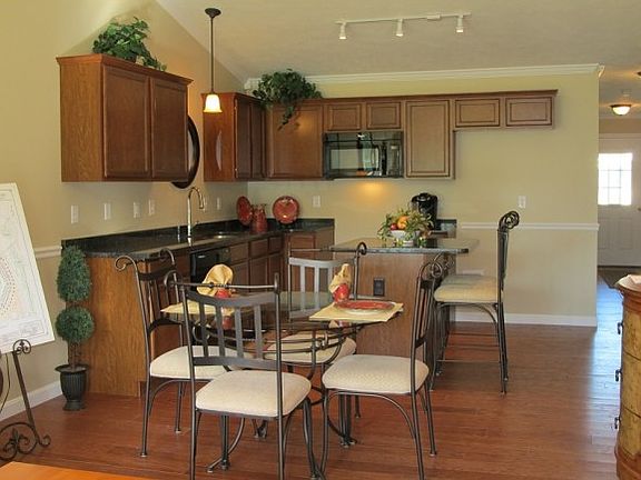 5th image of 28 Owens Dr Unit 76
