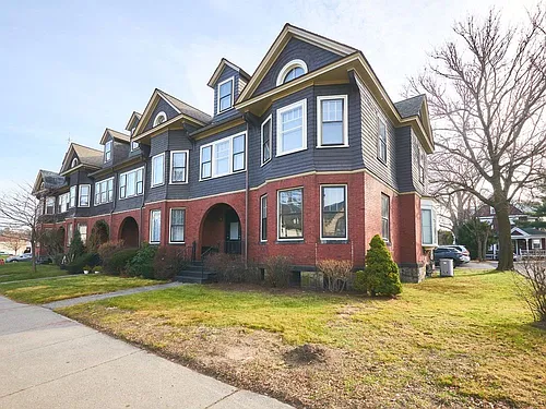 89 Mount Auburn St #2 Photo 1