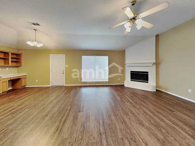 432 Round Rock Rd — Photo 5