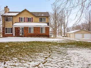 2279 Hummer Lake Rd, Oxford, MI 48371