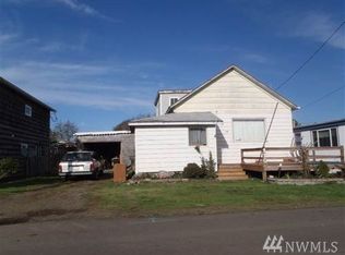 110 16th St NE, Long Beach, WA