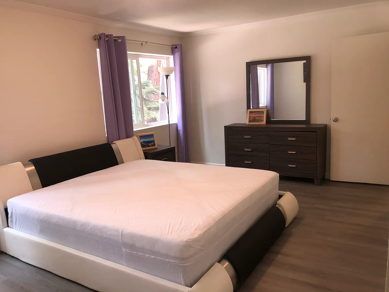 2 bed, 1000 sqft, $1,300 — Photo 4