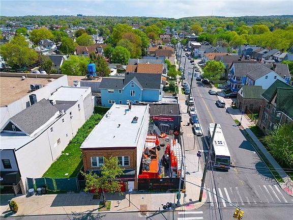 4th image of 1071 Post Ave