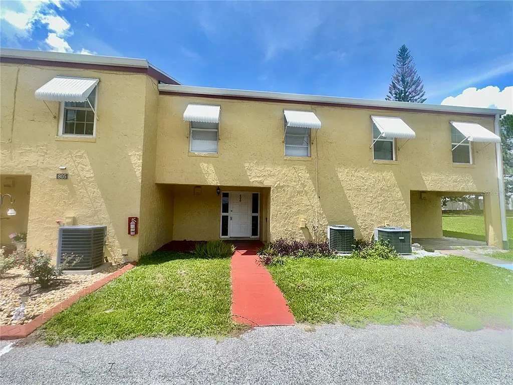 3 bed, 2.5 bath, 1356 sqft, $1,450 — Photo 1