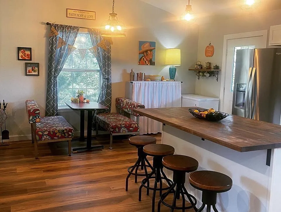 3 bed, 1324 sqft, $2,000 — Photo 4