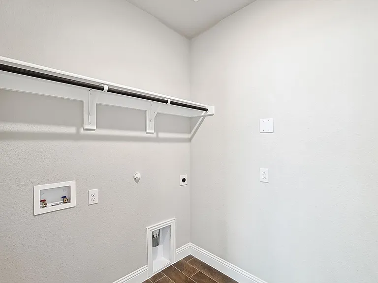 405 Portina Dr — Photo 36