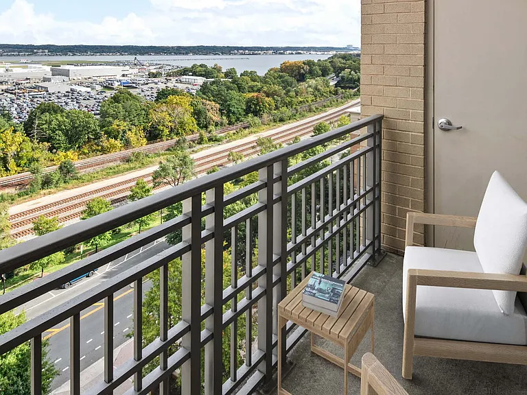 Camden Potomac Yard — Photo 10