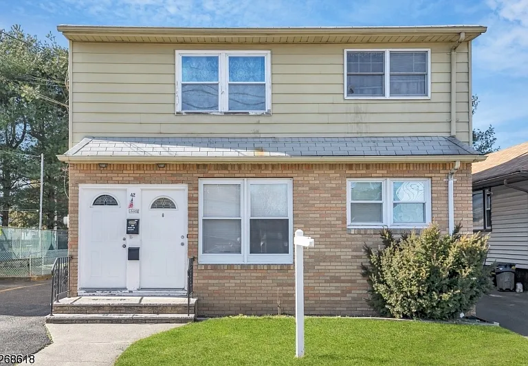 42 Newby Ave — Photo 1
