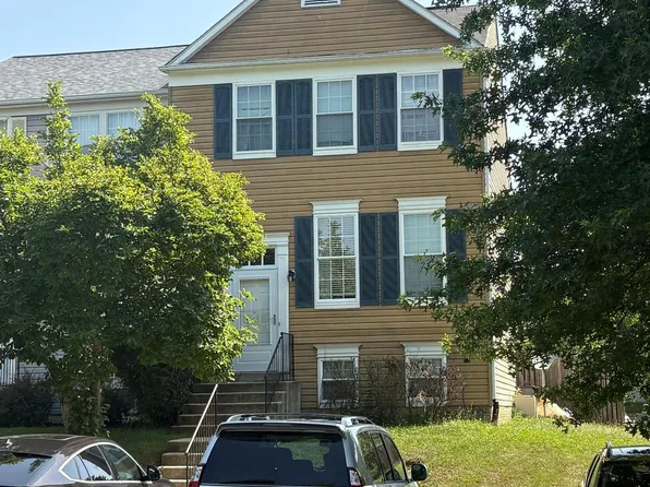 7818 Cloister Pl, Greenbelt, MD 20770