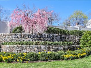 100 Stone Ridge Way APT 2-E, Fairfield, CT 06824