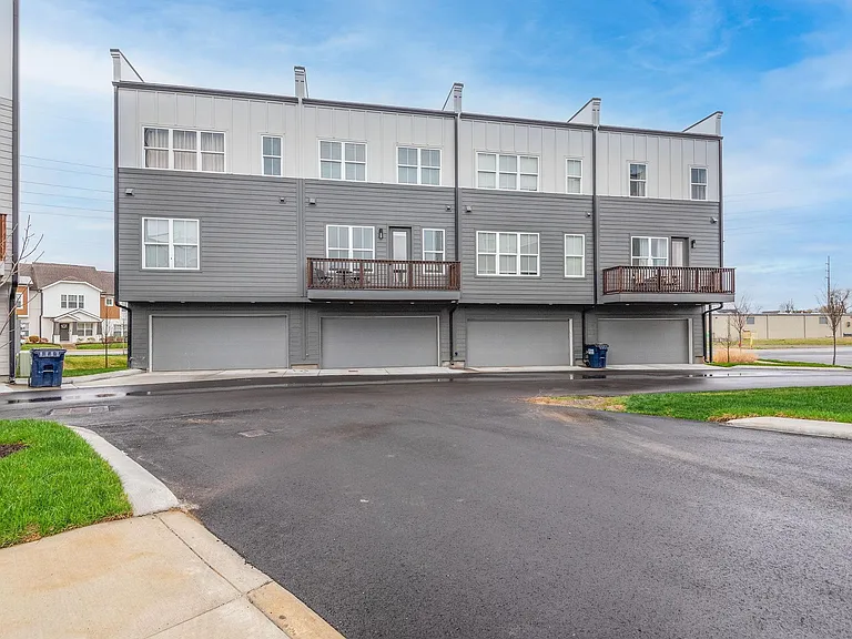 5716 California Ave — Photo 35