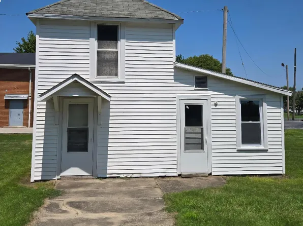 101 Vine St, Ludlow, IL 60949