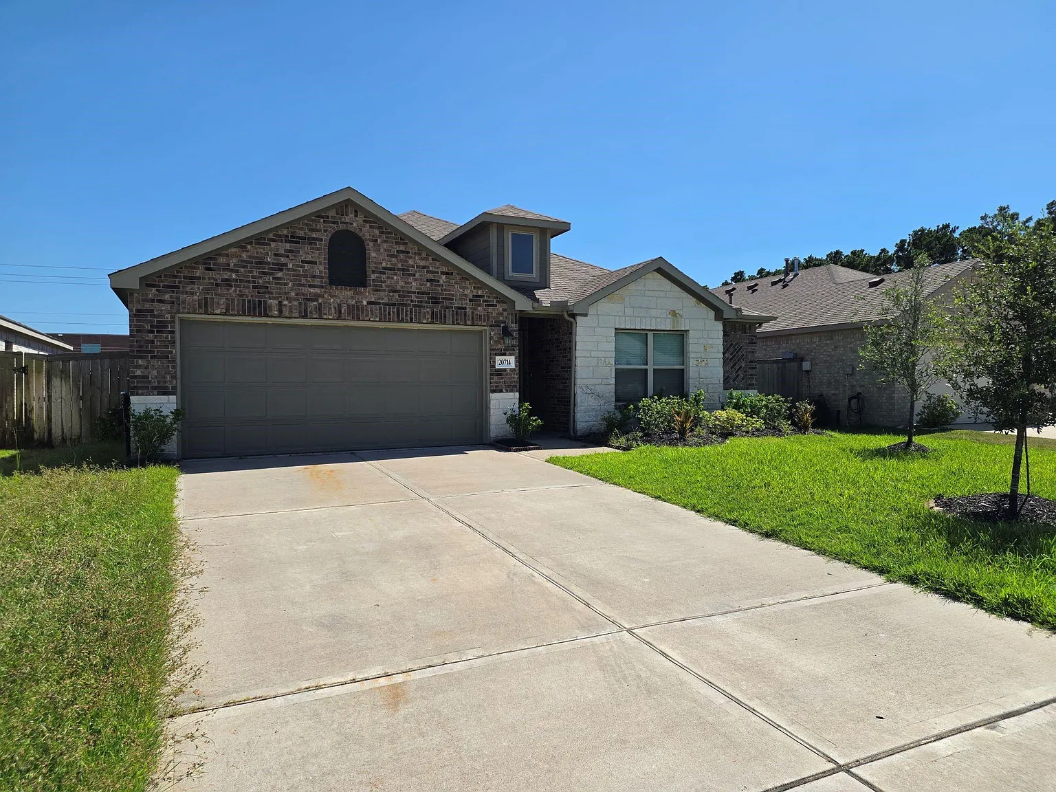 4 bed, 2.0 bath, 1720 sqft, $2,075 — Photo 4