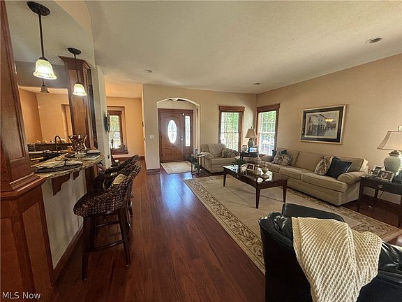 3rd image of 13200 Northpointe Cir