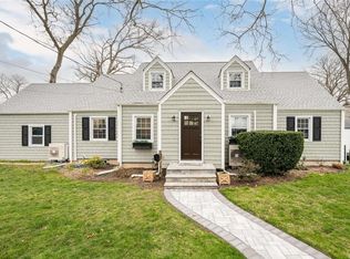 1878 Nassau St, Merrick, NY 11566