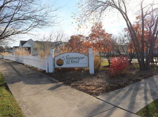 808 Hidden Creek Ln, North Aurora, IL 60542
