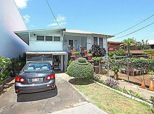 1813 Democrat St, Honolulu, HI 96819