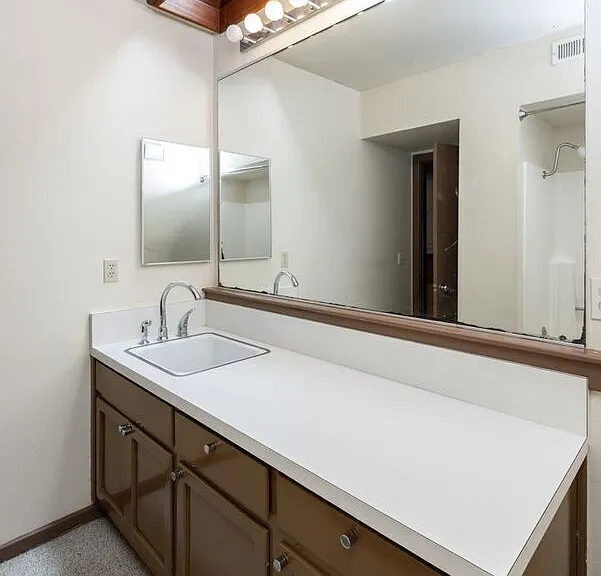 22660 E Cliff Dr — Photo 16