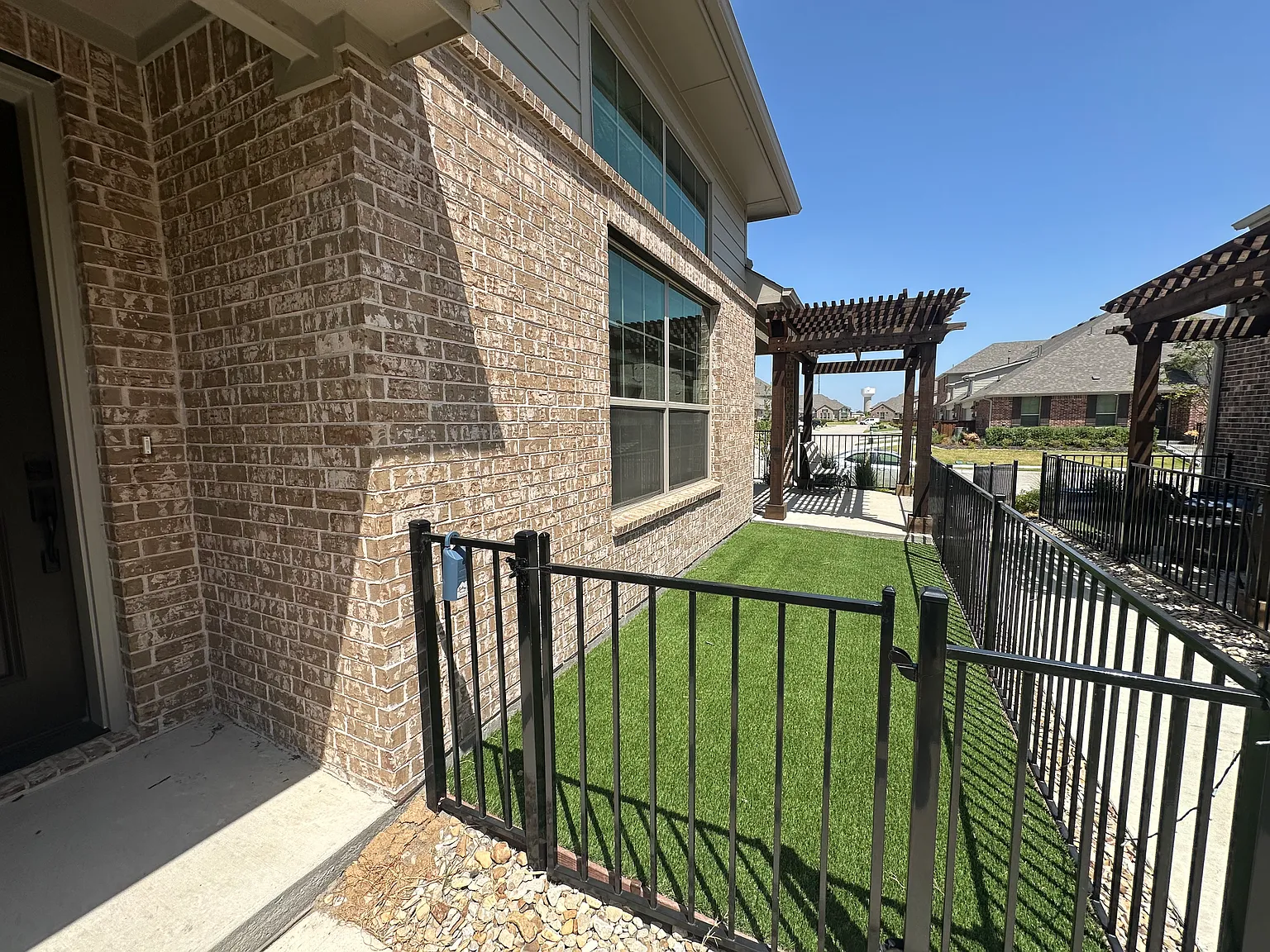 3 bed, 1703 sqft, $2,600 — Photo 3