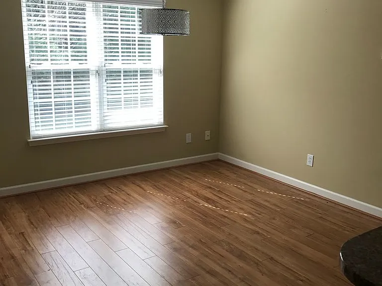 125 Keswick Ln — Photo 4